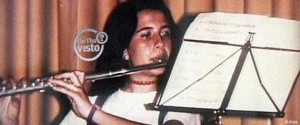 Nell'immagine tratta dal sito internet di "Chi l'ha visto?" Emanuela Orlandi mentre suona un flauto. ANSA/CHI L'HA VISTO? +++EDITORIAL USE ONLY - NO SALES+++