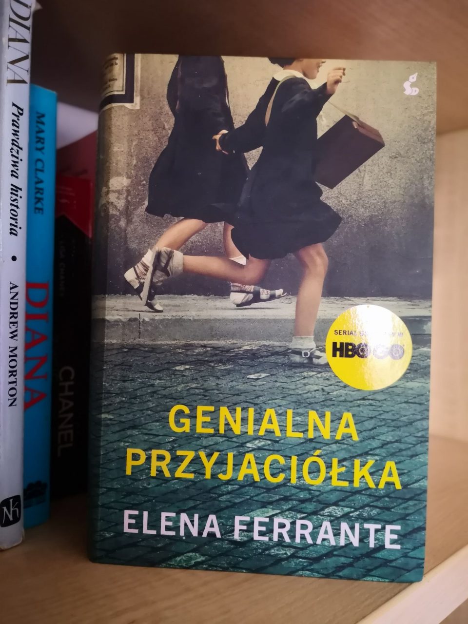 Kim jest Elena Ferrante?